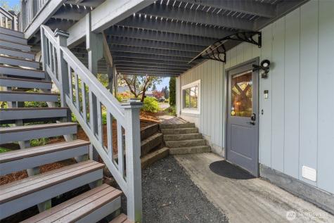 2490 Rocky Point Road NW Bremerton WA 98312