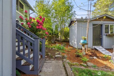 2490 Rocky Point Road NW Bremerton WA 98312
