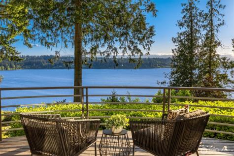 9453 Olympus Beach Road NE Bainbridge Island WA 98110