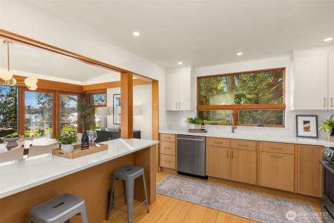 9453 Olympus Beach Road NE Bainbridge Island WA 98110