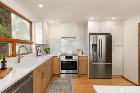 9453 Olympus Beach Road NE Bainbridge Island WA 98110