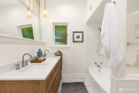 9453 Olympus Beach Road NE Bainbridge Island WA 98110