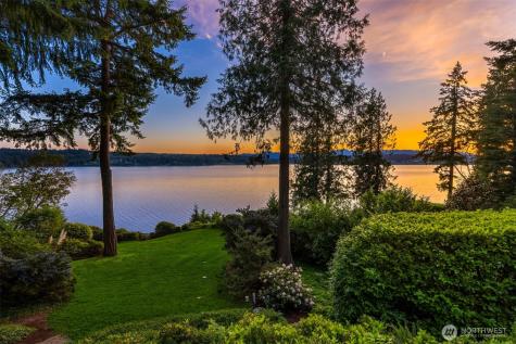 9453 Olympus Beach Road NE Bainbridge Island WA 98110