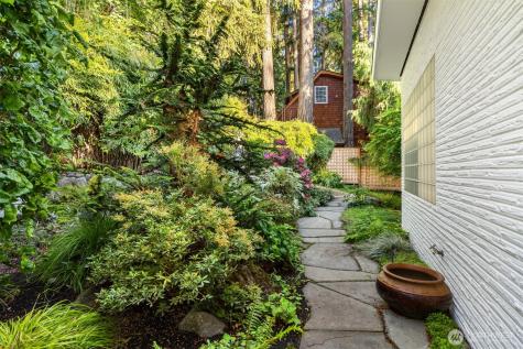 9453 Olympus Beach Road NE Bainbridge Island WA 98110