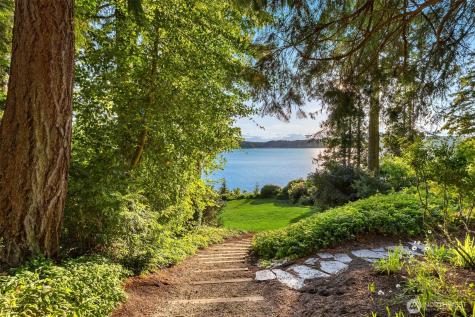 9453 Olympus Beach Road NE Bainbridge Island WA 98110