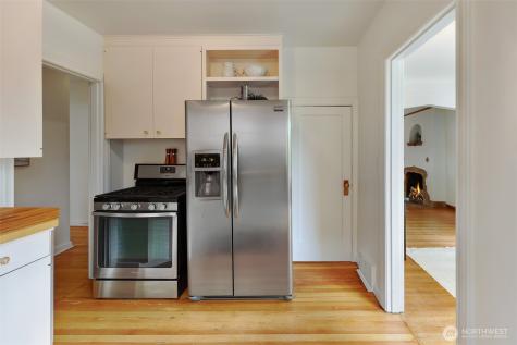 7738 Jones Avenue NW Seattle WA 98117