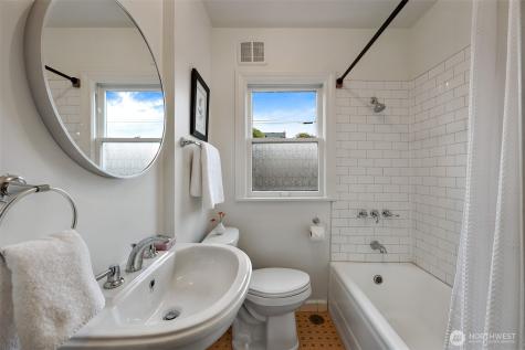 7738 Jones Avenue NW Seattle WA 98117