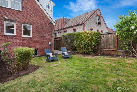 7738 Jones Avenue NW Seattle WA 98117