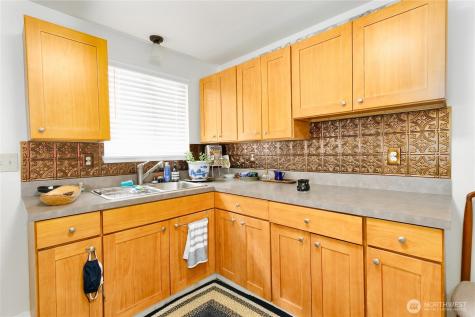 3572 E F Street Tacoma WA 98404