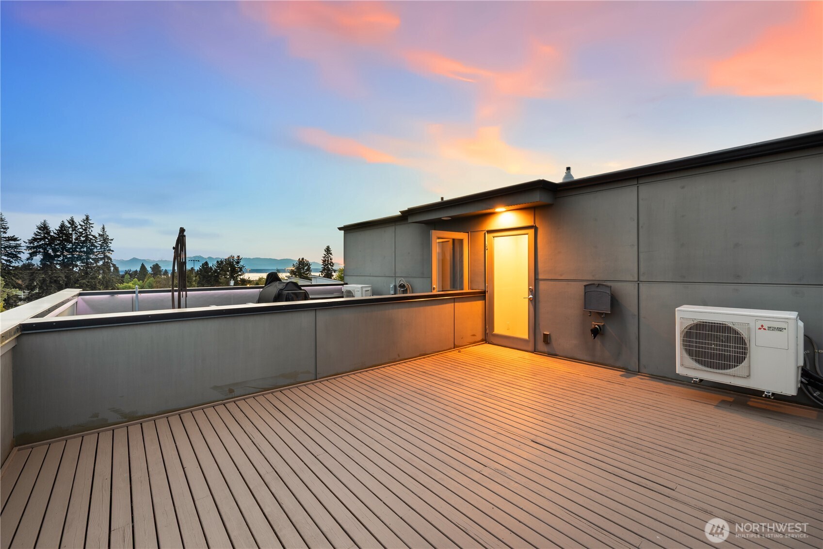 9043 Mary Avenue NW Seattle WA 98117
