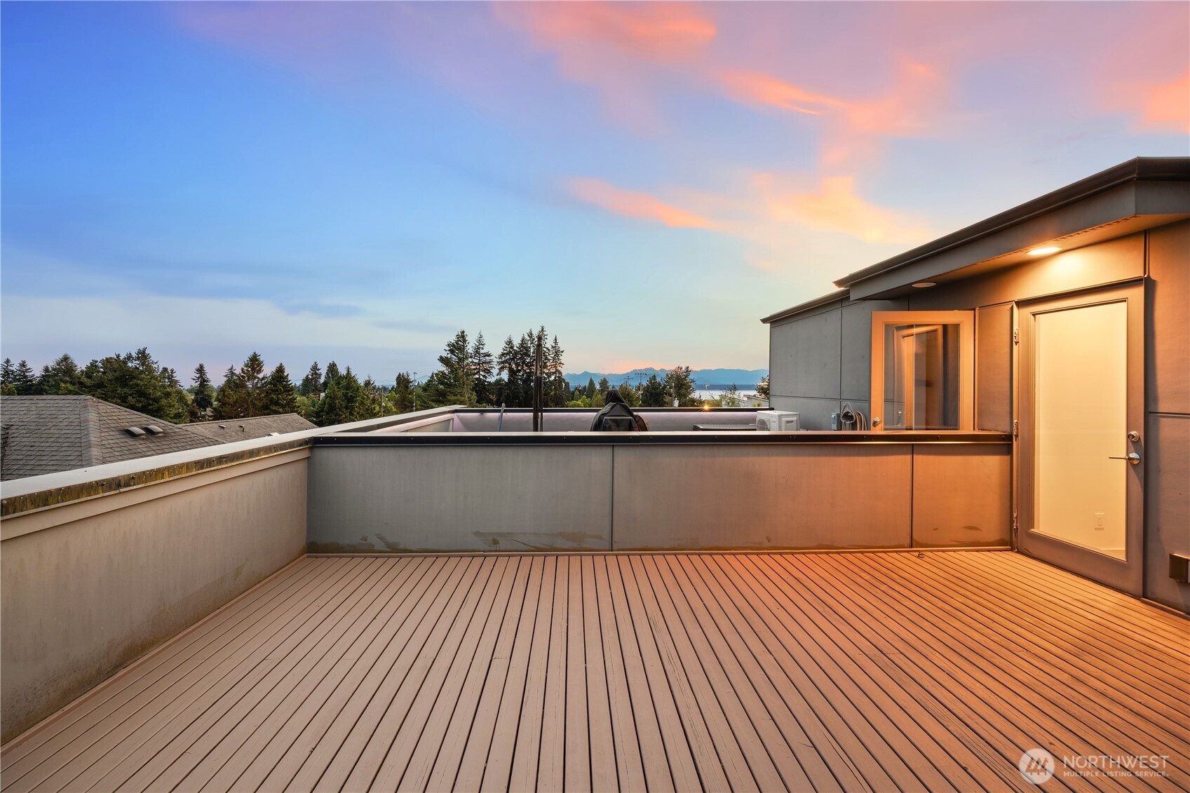 9043 Mary Avenue NW Seattle WA 98117
