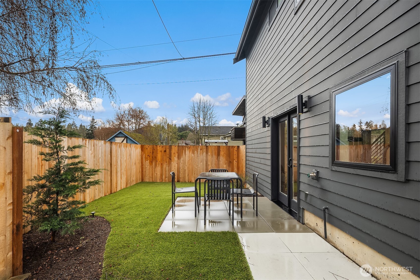4009 33rd Avenue W Seattle WA 98199
