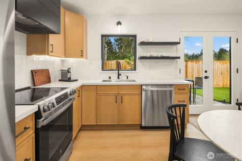 4009 33rd Avenue W Seattle WA 98199