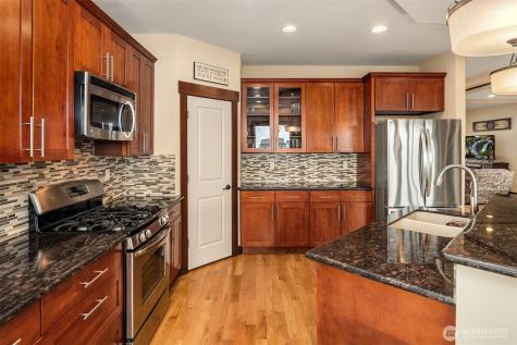 6916 37th Place NE Marysville WA 98270