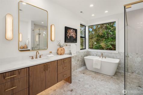 12821 NE 102nd Place Kirkland WA 98033
