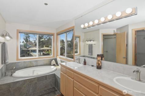 721 NW 58 Street Vancouver WA 98663
