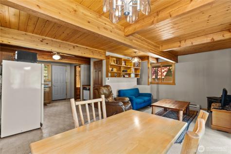 93 Larkspur Drive Winthrop WA 98862