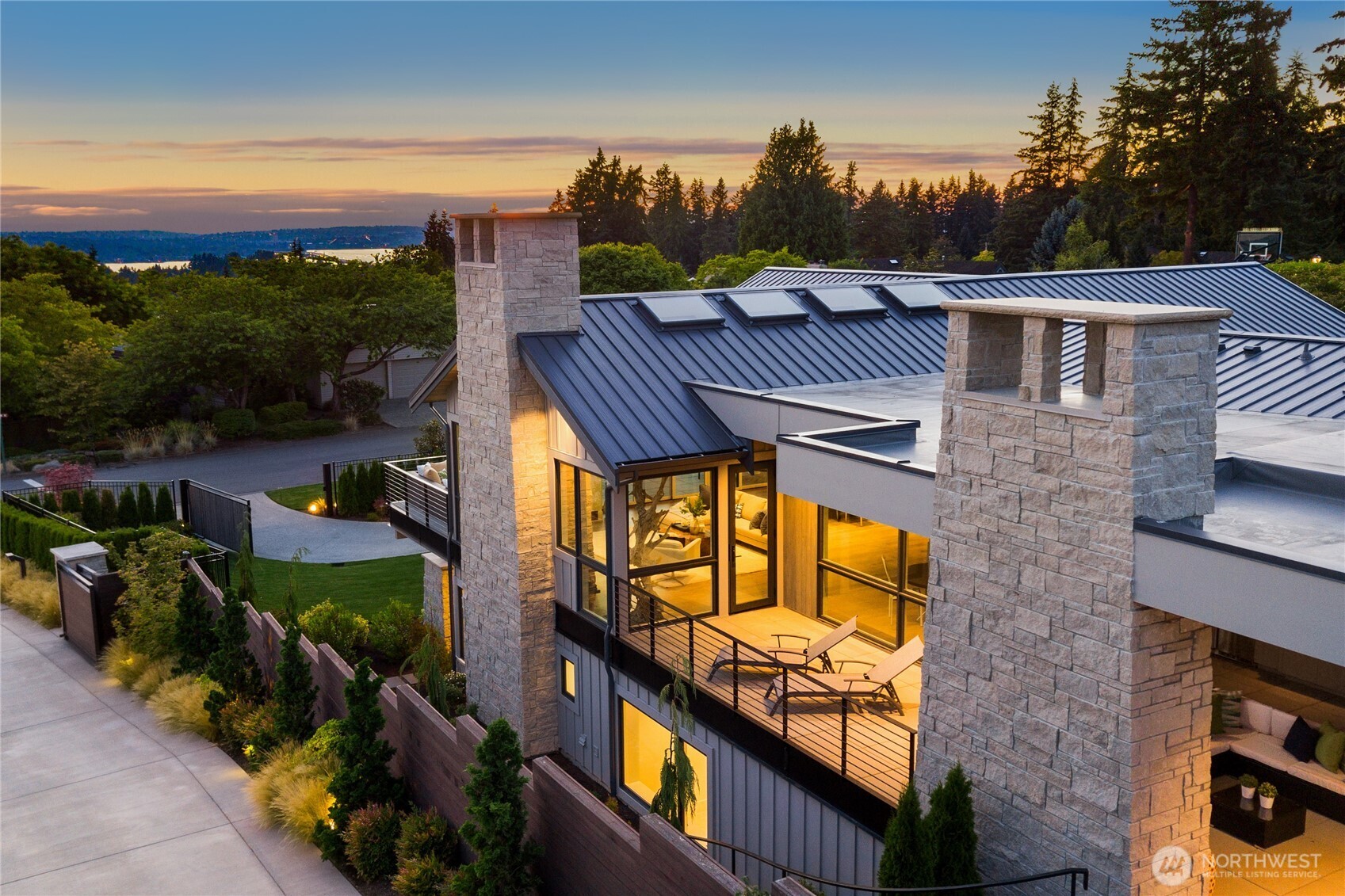1918 94th Avenue NE Clyde Hill WA 98004