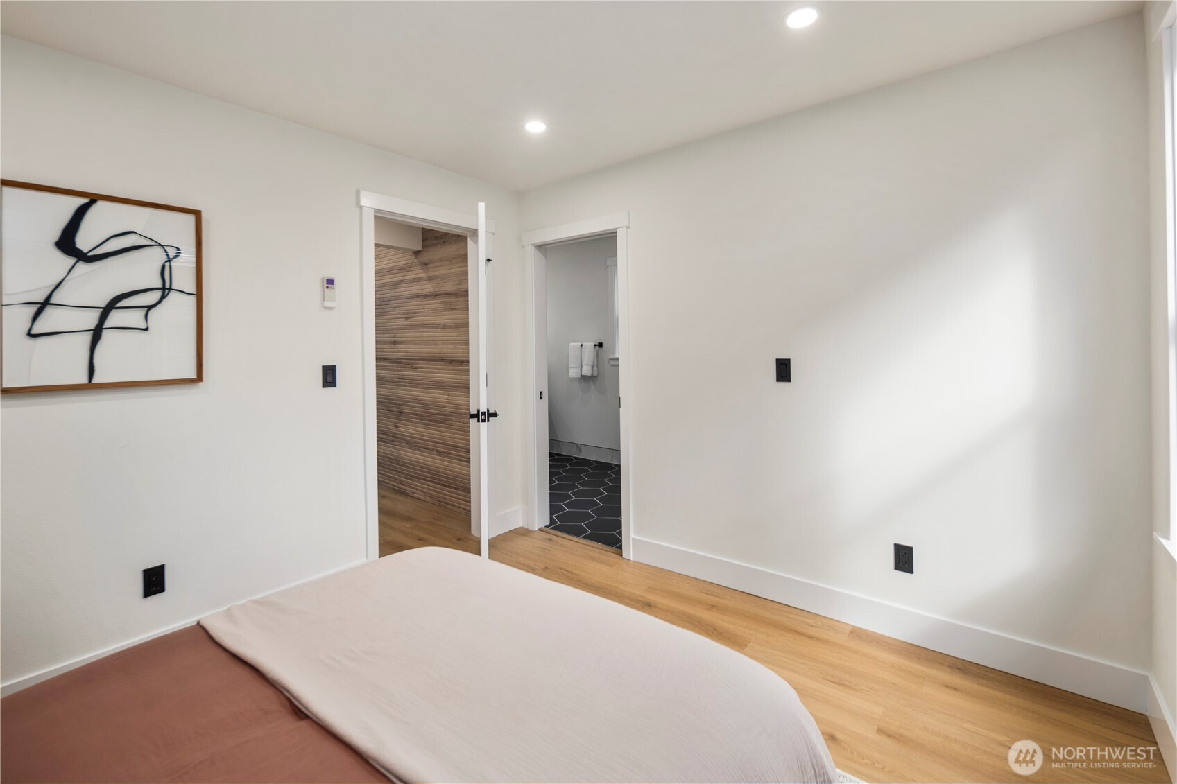 5520 Brooklyn Avenue NE Seattle WA 98105