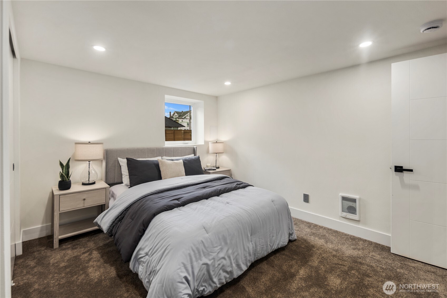 5520 Brooklyn Avenue NE Seattle WA 98105