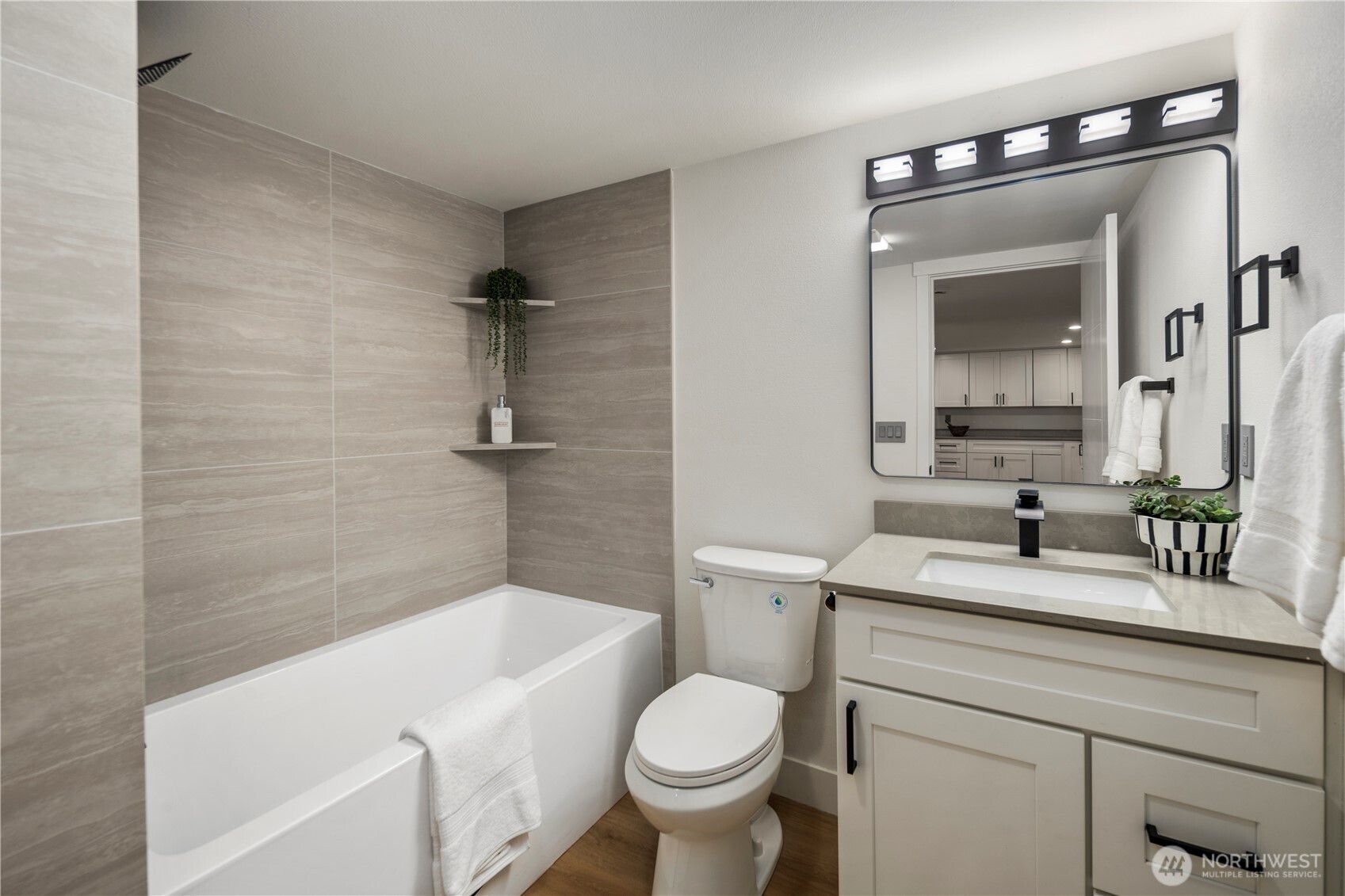 5520 Brooklyn Avenue NE Seattle WA 98105