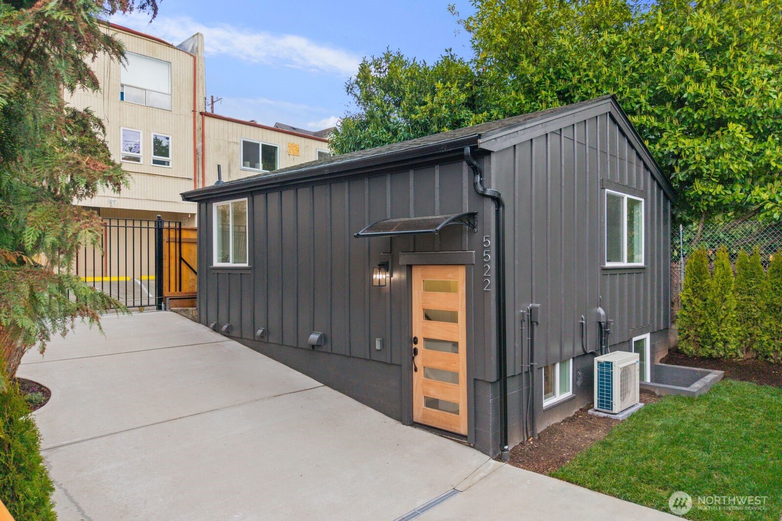 5520 Brooklyn Avenue NE Seattle WA 98105