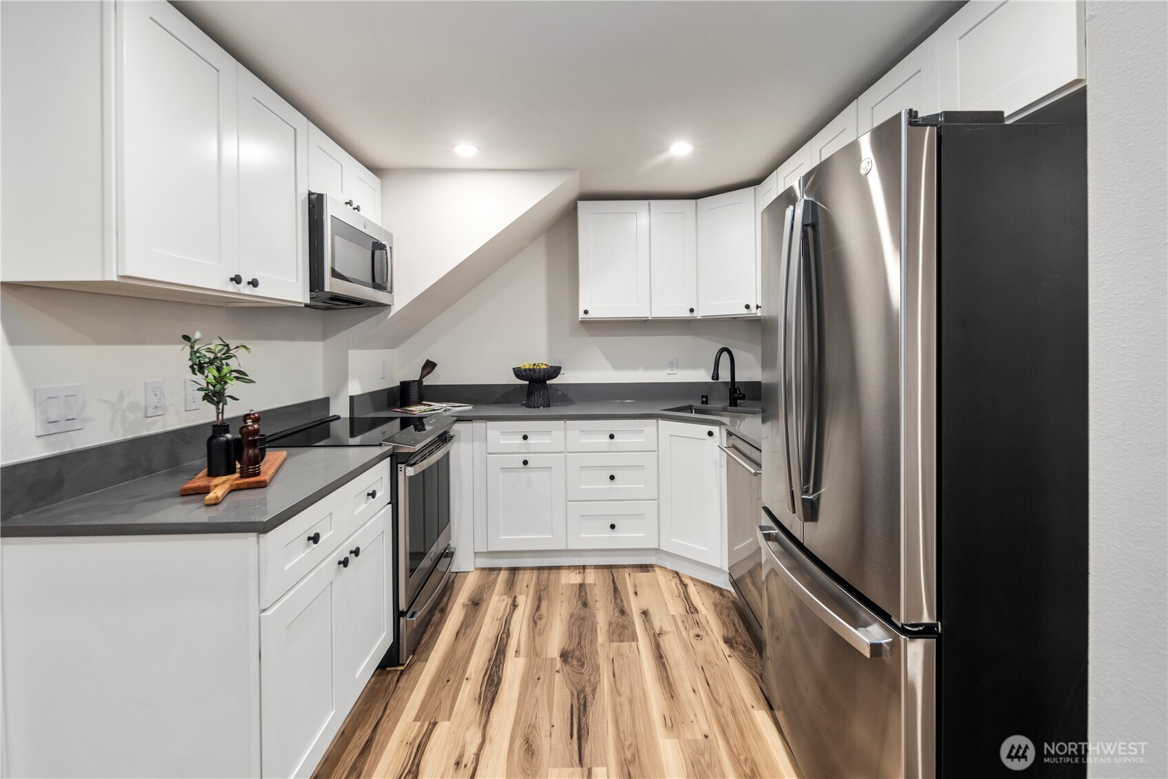 5520 Brooklyn Avenue NE Seattle WA 98105