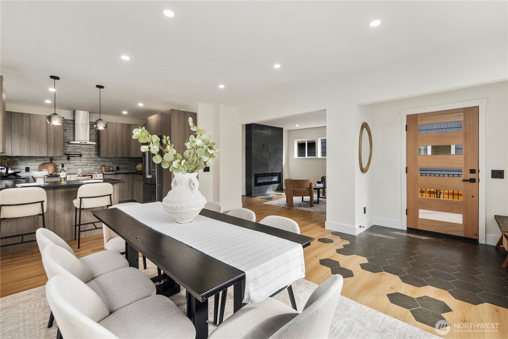 5520 Brooklyn Avenue NE Seattle WA 98105