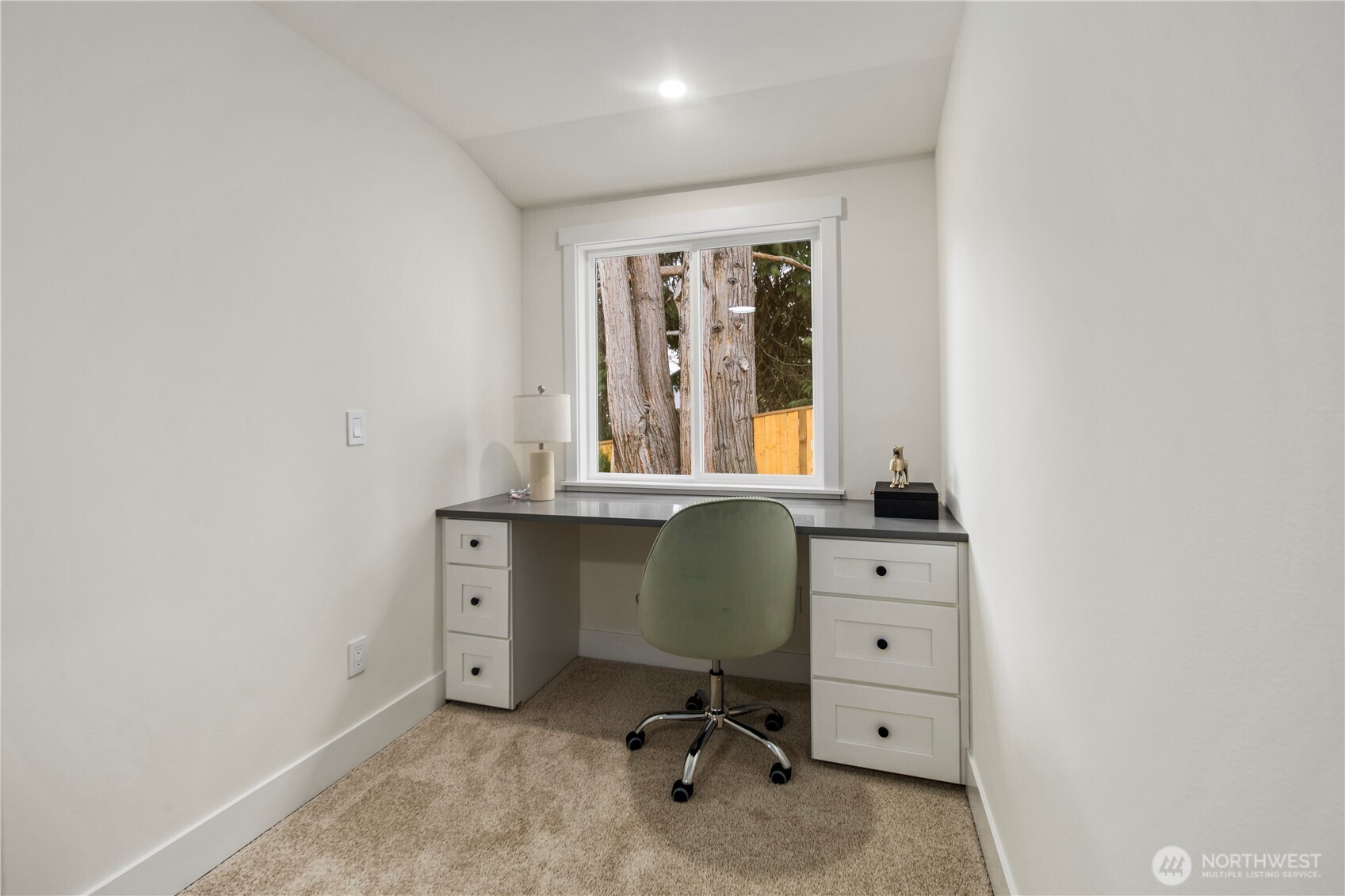 5520 Brooklyn Avenue NE Seattle WA 98105