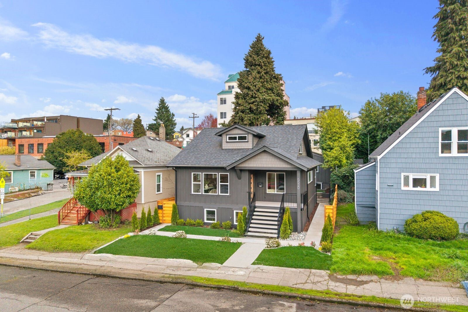 5520 Brooklyn Avenue NE Seattle WA 98105