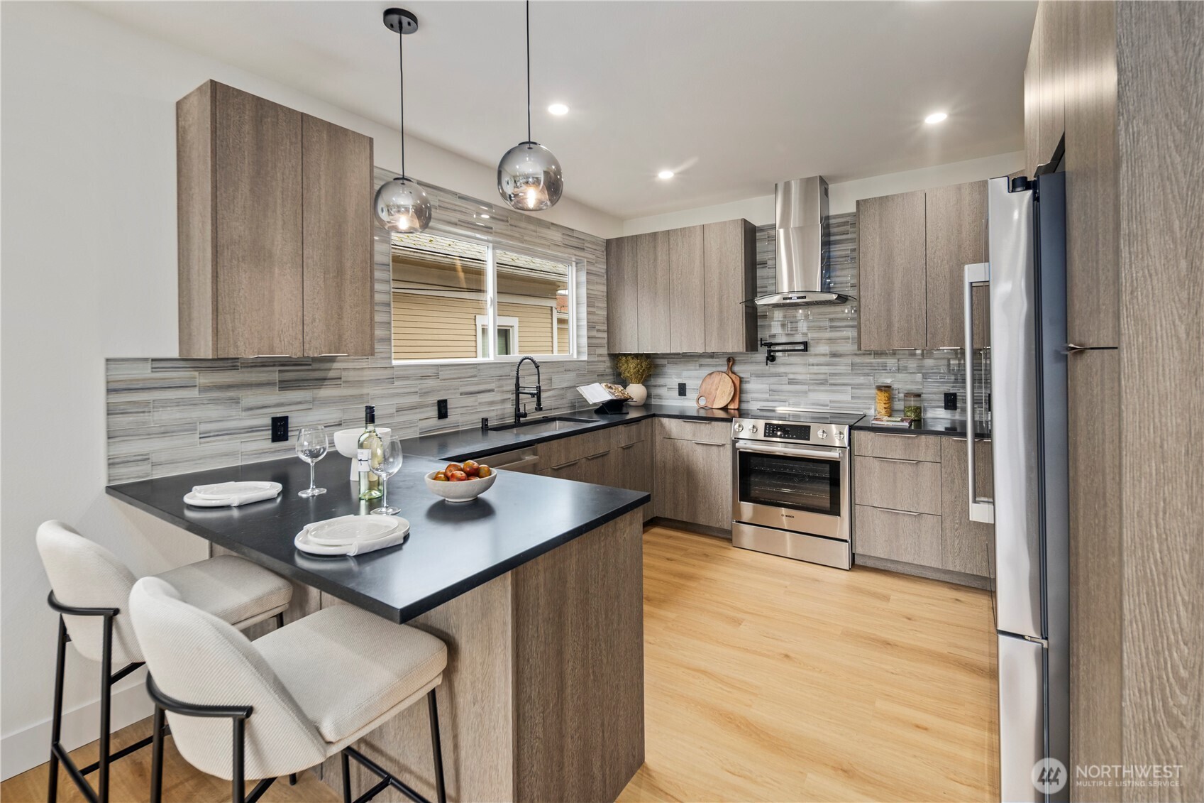 5520 Brooklyn Avenue NE Seattle WA 98105