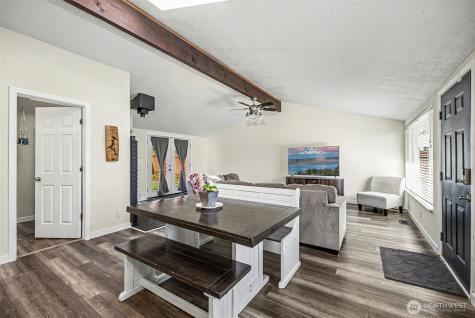 12211 109th Avenue Ct E Puyallup WA 98374