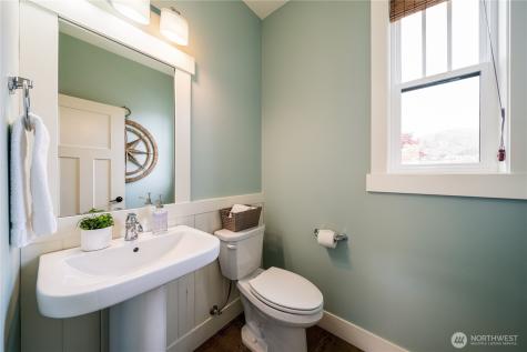 576 Porcupine Lane Chelan WA 98816