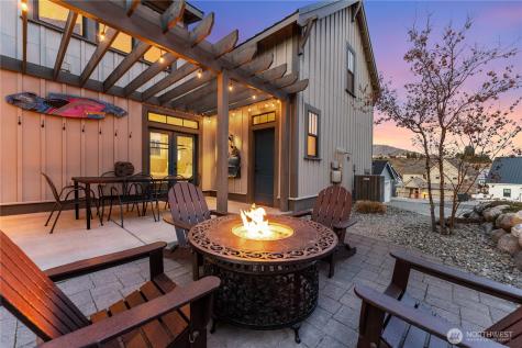 576 Porcupine Lane Chelan WA 98816