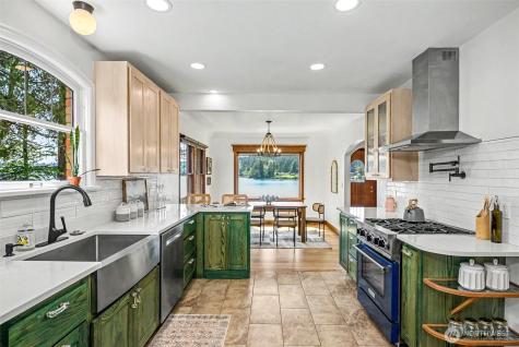 1427 Northlake Way NW Bremerton WA 98312