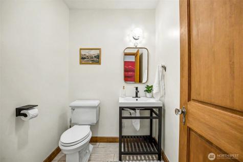 1427 Northlake Way NW Bremerton WA 98312