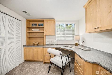 1427 Northlake Way NW Bremerton WA 98312
