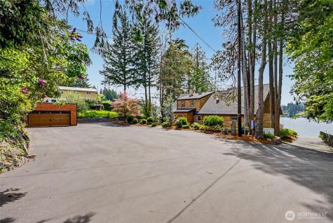 1427 Northlake Way NW Bremerton WA 98312