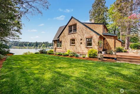 1427 Northlake Way NW Bremerton WA 98312