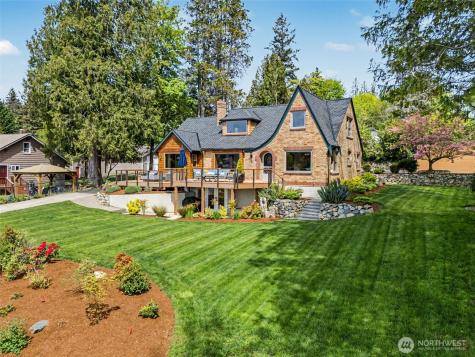 1427 Northlake Way NW Bremerton WA 98312