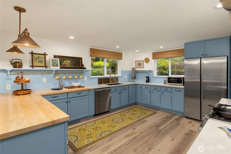15335 Sunrise Drive NE Bainbridge Island WA 98110