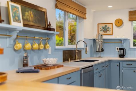 15335 Sunrise Drive NE Bainbridge Island WA 98110