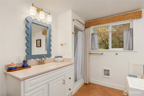 15335 Sunrise Drive NE Bainbridge Island WA 98110