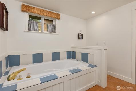 15335 Sunrise Drive NE Bainbridge Island WA 98110