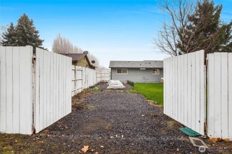 326 W 8th Street Warden WA 98857
