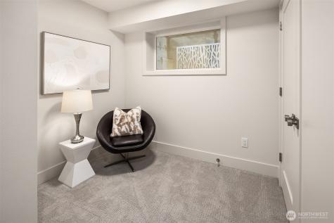 815 18th Avenue W Kirkland WA 98033