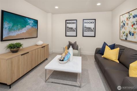 815 18th Avenue W Kirkland WA 98033