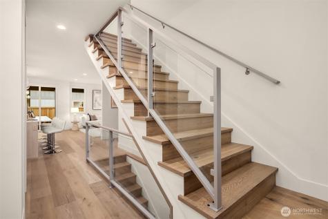 815 18th Avenue W Kirkland WA 98033