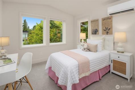 815 18th Avenue W Kirkland WA 98033