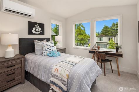 815 18th Avenue W Kirkland WA 98033